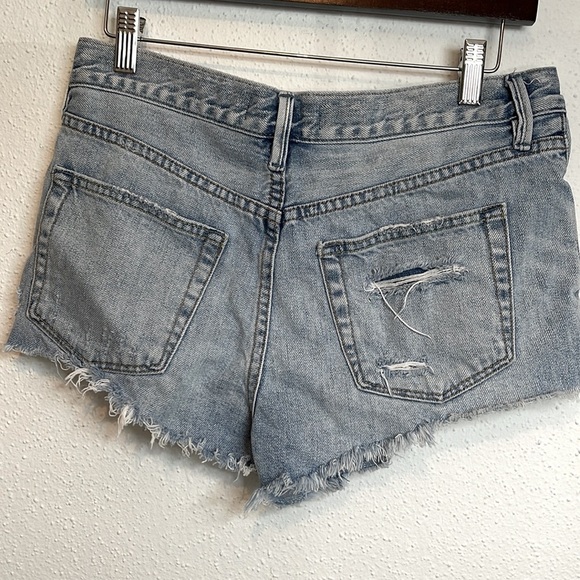 Free People We the Free Mid Rise Distressed Jean Shorts Size 27 - Picture 4 of 8